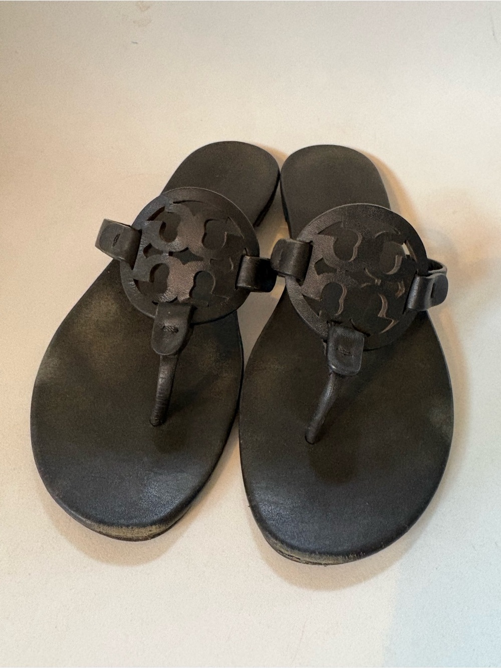Tory Burch Black Logo Cutout Leather Sandals 8.5